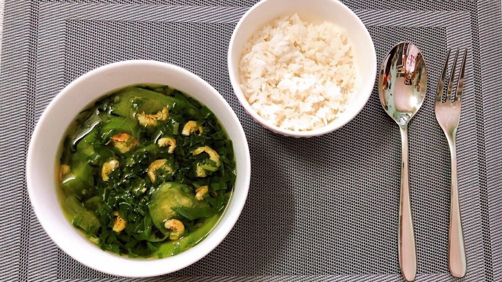 Cách nấu canh mướp rau đay nấu tôm khô ngọt nước cho gia đình 2025 | Kithome