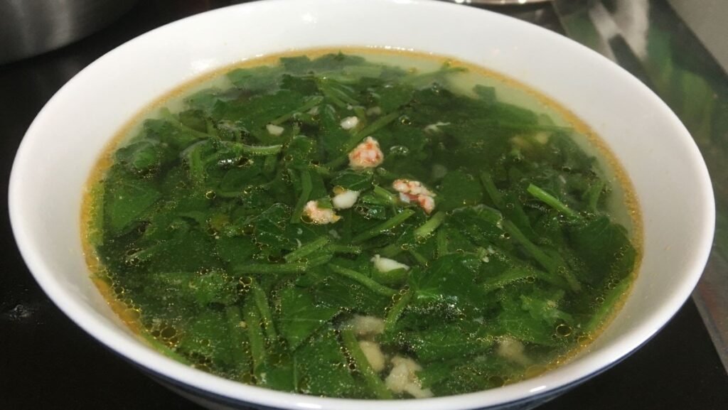 Cách nấu canh rau má nấu tôm tươi ngọt mát đơn giản cho bữa cơm gia đình