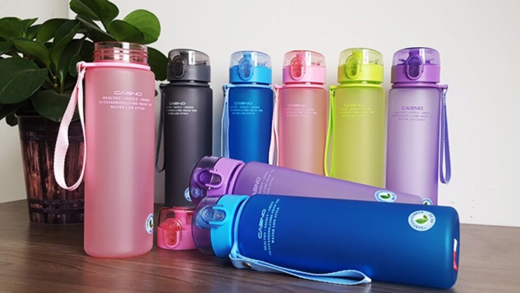 7 cách khử mùi nhựa bình nước đơn giản hiệu quả ngay tại nhà