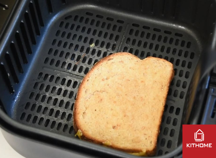 Mẹo nướng bánh mì sandwich bằng nồi chiên không dầu nhanh chóng và tiện lợi