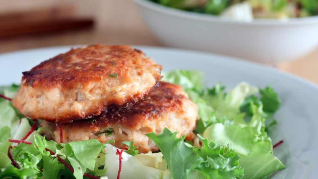 Tổng hợp 5 cách làm chả ức gà dẻo dai, thơm ngon để đổi vị cho bữa cơm nhà