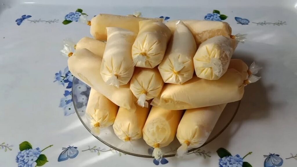 Cách làm kem sinh tố mít bịch mát lạnh, thơm ngon cực dễ làm