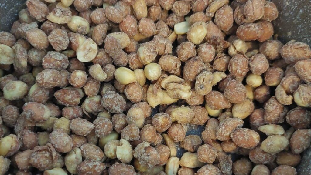 Cách làm đậu phộng rang mật ong bột quế bằng nồi chiên không dầu thơm ngon 2025