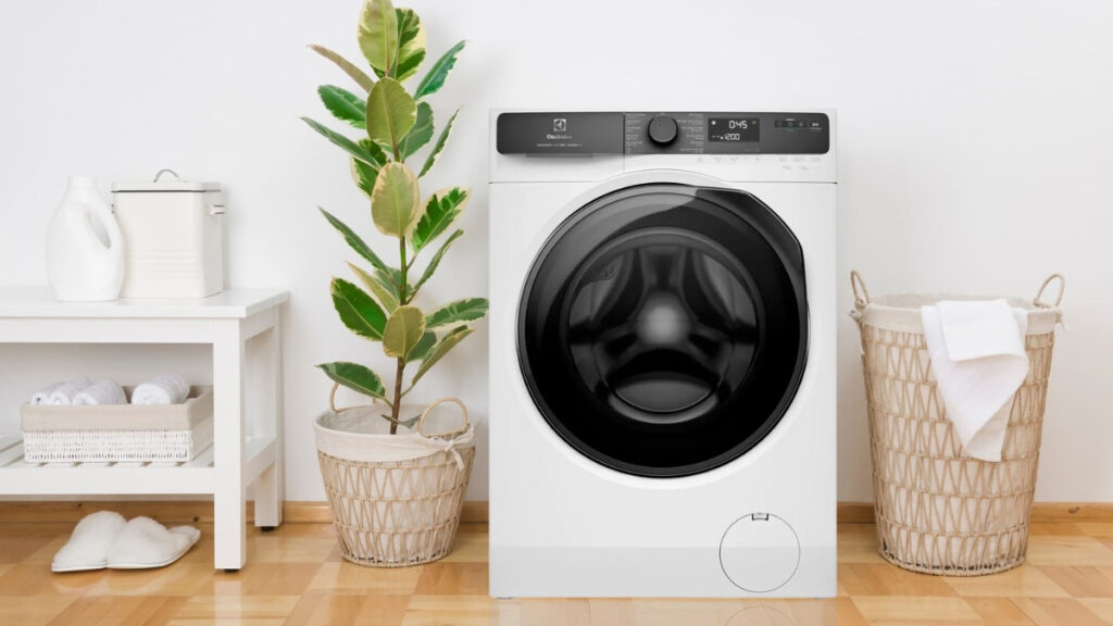 Máy Giặt Electrolux EWF1023P5WC – Giải Pháp Toàn Diện Cho Nhu Cầu Giặt Giũ Của Gia Đình Hiện Đại