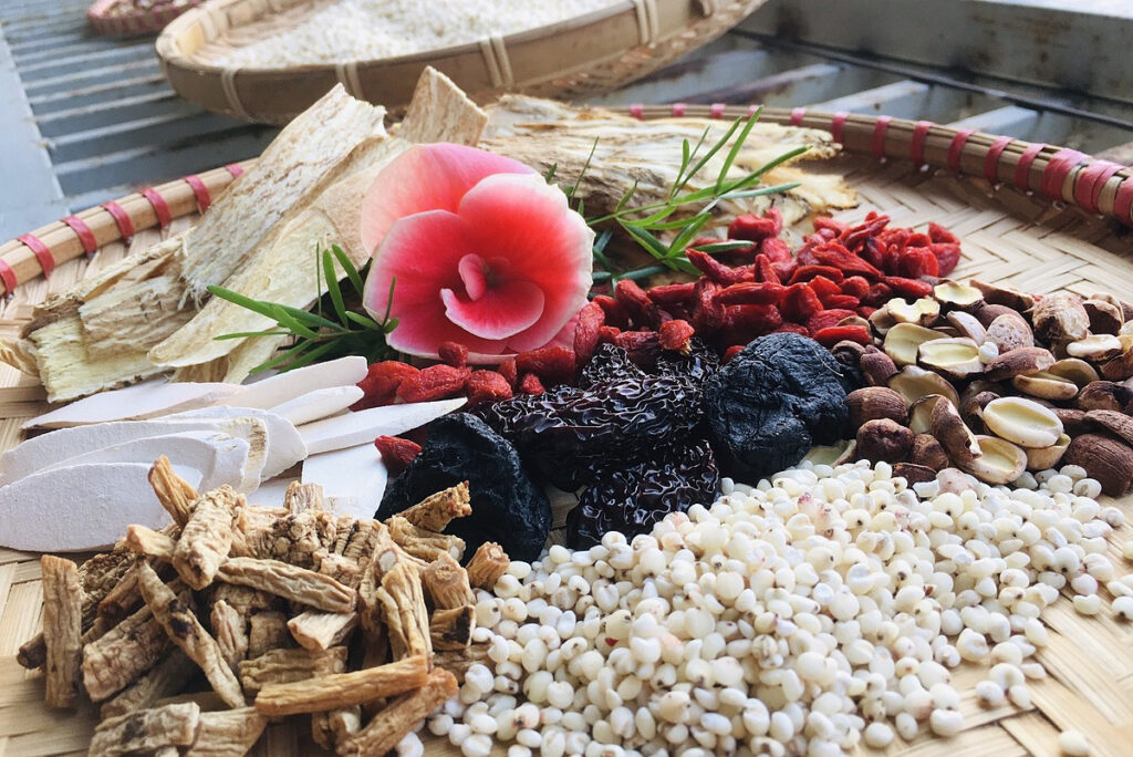 gà tiềm thuốc bắc