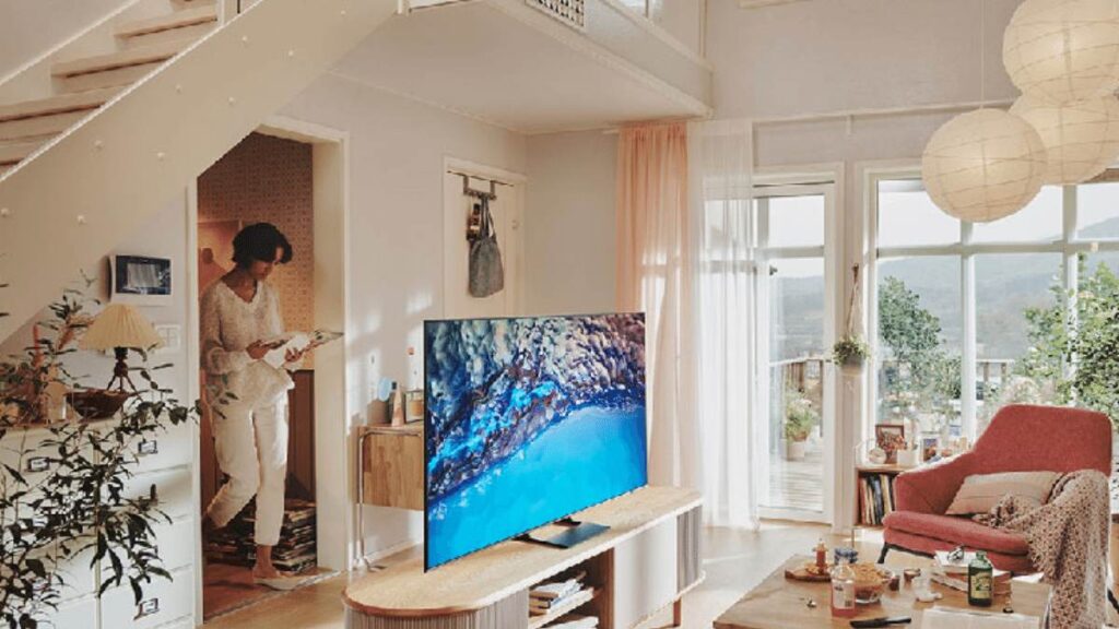Tivi Samsung 65 inch UA65U8500FKXXV: Màn hình lớn, độ phân giải cao, đáng “đồng tiền”
