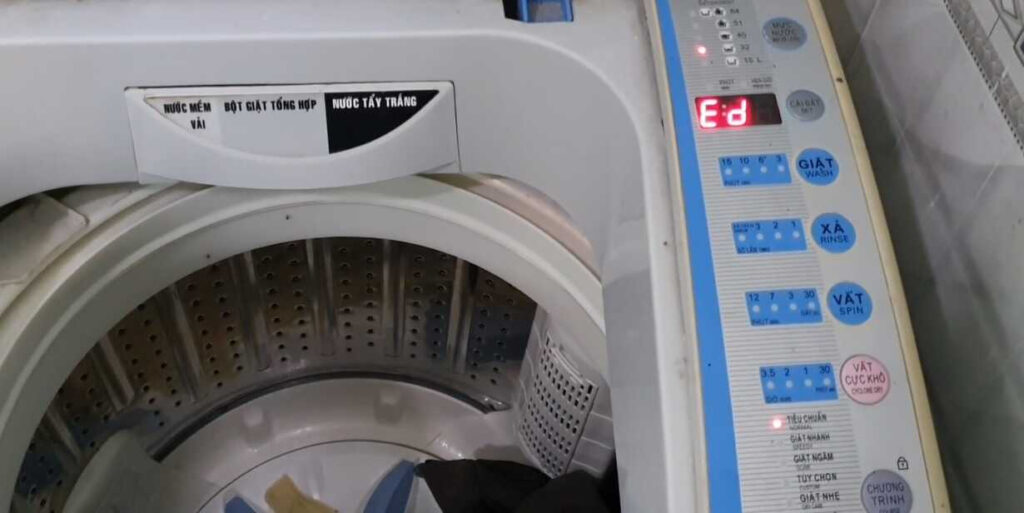 Máy giặt AQUA báo lỗi ED do đâu và cách sửa 2025 | Kithome