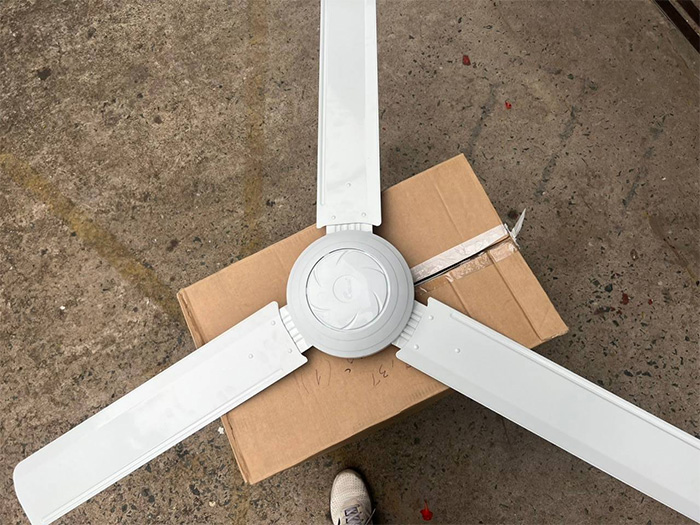 Quạt trần Ching Hai SF7168