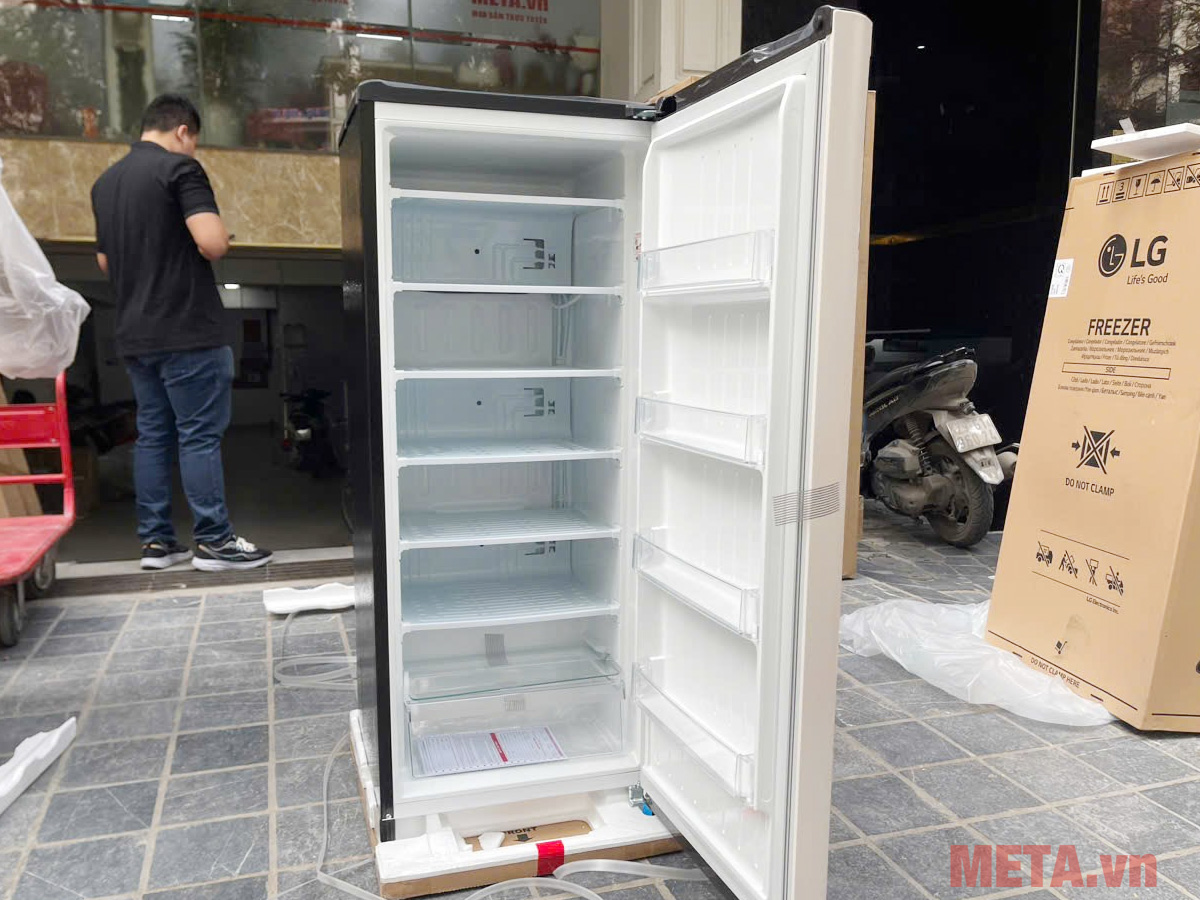 Tủ đông đứng LG 165 lít 1 cửa LOF16BGM