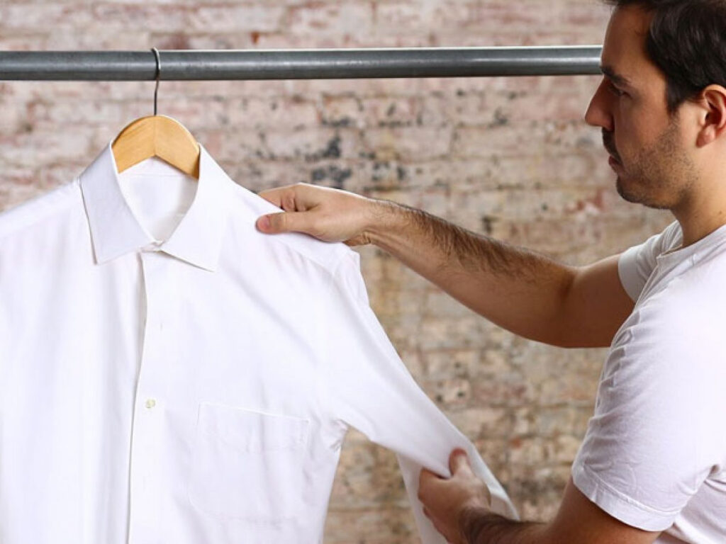 Làm Sao Giặt Áo Sơ Mi Trắng Như Mới? Thử Ngay 6 Mẹo Đơn Giản Sau!